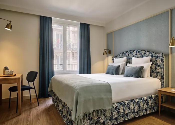 Hotel Etoile Saint Ferdinand by Happyculture Paris